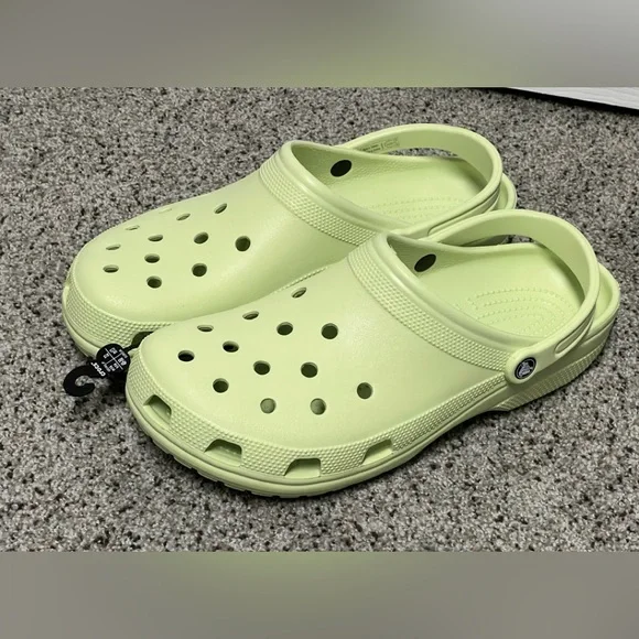 Crocs Classic Clogs Celery Green 10001-335 Mens Sz 14 Buy Crocs Men Classic Clog 10001-335 Celery M15 at Amazon.in main image 3